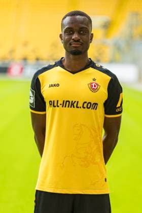 16 07 2024, xomx, Fußball 3 Liga, Dynamo Dresden Fototermin Saison 2024 25, Porträttermin 2024 2025 emspor, Bild Dennis Duah 4 Portrait, Portraet, DFL DFB REGULATIONS PROHIBIT ANY USE OF PHOTOGRAPHS as IMAGE SEQUENCES and or QUASI VIDEO Dresden