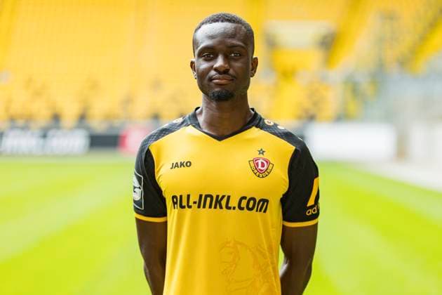 16 07 2024, xomx, Fußball 3 Liga, Dynamo Dresden Fototermin Saison 2024 25, Porträttermin 2024 2025 emspor, Bild Dennis Duah 4 Portrait, Portraet, DFL DFB REGULATIONS PROHIBIT ANY USE OF PHOTOGRAPHS as IMAGE SEQUENCES and or QUASI VIDEO Dresden
