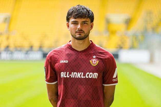 16 07 2024, xomx, Fußball 3 Liga, Dynamo Dresden Fototermin Saison 2024 25, Porträttermin 2024 2025 emspor, Bild Tim Schreiber 1 Portrait, Portraet, DFL DFB REGULATIONS PROHIBIT ANY USE OF PHOTOGRAPHS as IMAGE SEQUENCES and or QUASI VIDEO Dresden