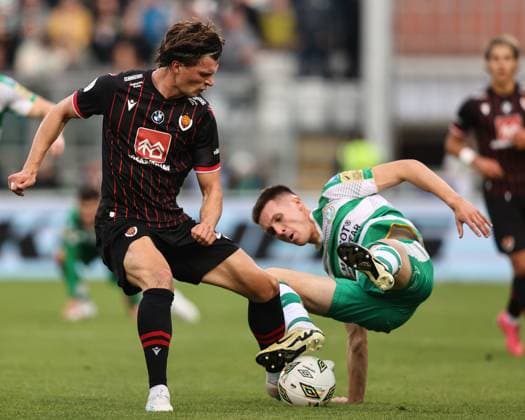 UEFA Champions League First Qualifying Round Second Leg, Tallaght Stadium, Dublin 16 7 2024 Shamrock Rovers vs Vikingur Reykjavik Vikingur Reykjavik s Karl Fridleifur Gunnarsson with Johnny Kenny of Shamrock Rovers Karl Fridleifur Gunnarsson with Johnny Kenny 16 7 2024  Copyright: x INPHO BenxBradyx BB1_0273