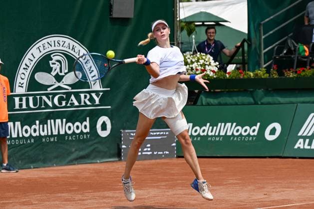 July 16, 2024: Budapest, Hungary: Fanny Stollar (HUN) during the single match vs. Diana Shnaider at the WTA250 Hungarian Gran Prix. Tennis 2024: WTA250 Hungarian Gran Prix  - ZUMAp169 20240716_zsa_p169_111 Copyright: xVincenzoxOrlando IPAxSportx
