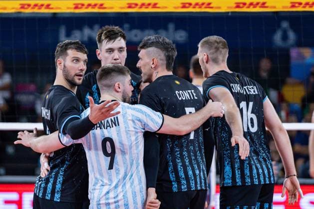 Florence: Argentina exultation during Test Match - Italy vs Argentina, Volleyball Test Match in Florence, Italy, July 16 2024 Volleyball Test Match - Test Match - Italy vs Argentina  - ZUMAp169 20240716_zsa_p169_773 Copyright: xSaraxEsposito IPAxSportx