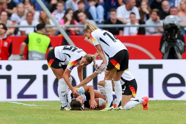 Lena Oberdorf Germany lies injured on the pitch, Womens European Qualifiers Group A4, Germany vs Austria, Stadion Hannover, 16 07 2024, Hannover, Germany
