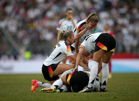 Hanover , Womens international soccer match Germany vs. Austria , Lena Sophie Oberdorf Germany injured on the ground