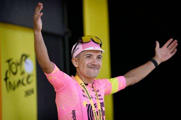 Tour de France 2024 - Stage 17 SUPERDEVOLUY, FRANCE - JULY 17 : Carapaz Richard (ECU) of EF Education - EasyPost pictured during the podium ceremony after winning stage 17 of the 111th edition of the Tour de France 2024 cycling race, a stage of 178 kms with start in Saint-Paul-Trois-Chateaux and finish in Superdevoluy on July 17, 2024 in Superdevoluy, France, 17 07 2024 Superdevoluy France  Copyright: xNicoxVereeckenx