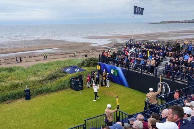 Jason Leonard (USA) plays the first tee shot of the 2024 Open Championship at 06:35. The British Open Championship, Day One, Golf, Royal Troon, Troon, UK - 18 July 2024  Copyright: xStuartxWallace Shutterstockx 14588001e