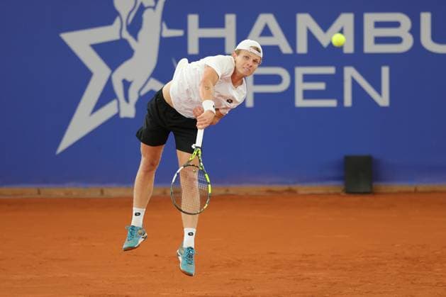Tennis Men ATP, Tennis Men Tour 500 European Open Hamburg, Hamburg Open ATP 500 2024 , 17 07 2024 Jesper de Jong NED serves Copyright: FernandoxSoares