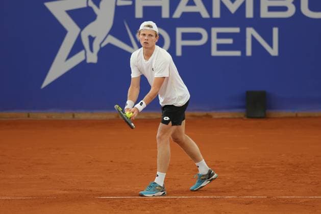Tennis Men ATP, Tennis Men Tour 500 European Open Hamburg, Hamburg Open ATP 500 2024 , 17 07 2024 Jesper de Jong NED serves Copyright: FernandoxSoares