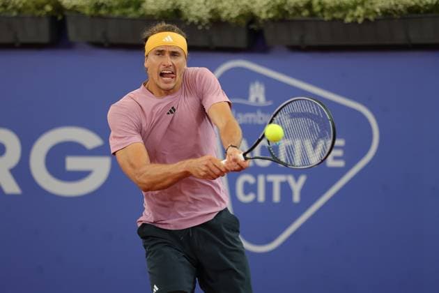 Tennis Herren ATP, Tennis Herren Tennis Herren Tour 500 European Open Hamburg, Hamburg Open ATP 500 2024 , 17.07.2024 , Alexander Zverev (GER) spielt eine Rückhand *** Tennis Men ATP, Tennis Men Tour 500 European Open Hamburg, Hamburg Open ATP 500 2024 , 17 07 2024 , Alexander Zverev GER plays a backhand Copyright: FernandoxSoares