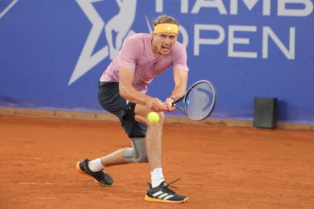 Tennis Men ATP, Tennis Men Tour 500 European Open Hamburg, Hamburg Open ATP 500 2024 , 17 07 2024 , Alexander Zverev GER plays a backhand Copyright: FernandoxSoares