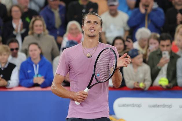 Tennis Men ATP, Tennis Men Tour 500 European Open Hamburg, Hamburg Open ATP 500 2024 , 17 07 2024 , thanks the audience after the victory Copyright: FernandoxSoares