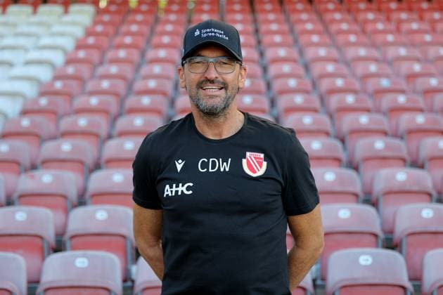 Claus Dieter Wollitz Head Coach FC Energie Cottbus 3 Liga, portrait date 2024 2025 FC Energie Cottbus, 3 Liga, portrait date 2024 2025