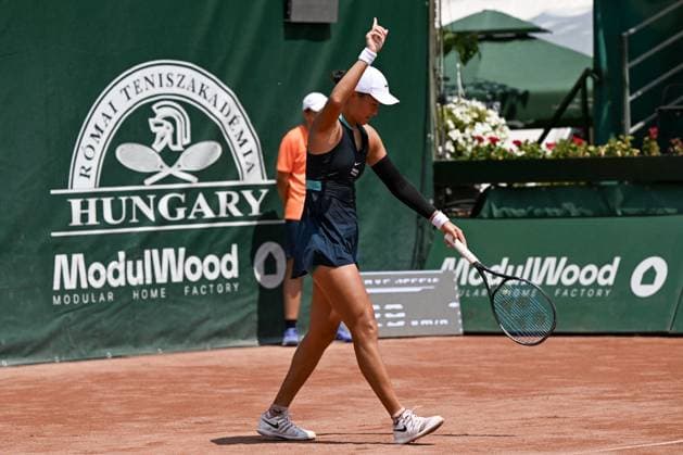International Tennis match - WTA, Tennis Damen Hungarian Grand Prix - Round of 16 and Quarter finals Xiyu Wang (CHN) calling the chair umpire during the round 16 match vs. Rebecca Sramkova (SVK) at the WTA250 Hungarian Gran Prix Tennis on 18th July 2024 at Romai Teniszakademia, Budapest, Hungary Hungary Hungary  Copyright: xIPAxSport ABACAx