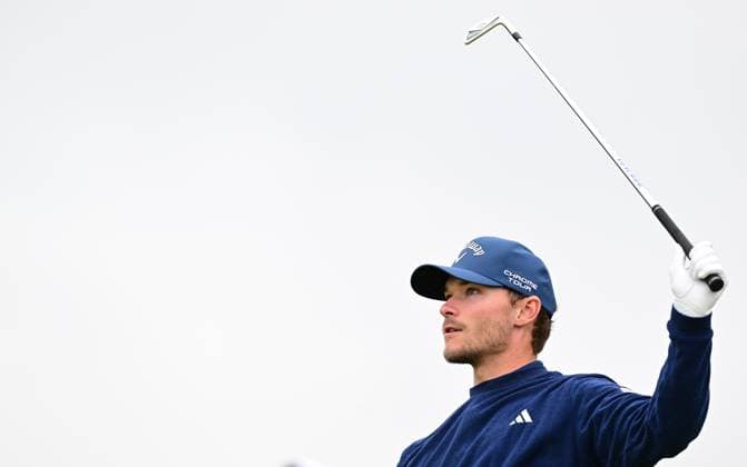 Nicolai Hojgaard on the 4th Tee The British Open Championship, Day One, Golf, Royal Troon, Troon, UK - 18 July 2024  Copyright: xGreigxCowie Shutterstockx 14587994bq