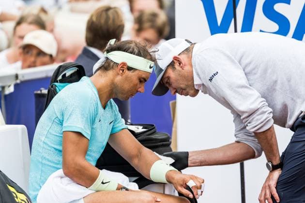 240718 Rafael Nadal of Spain receive medical help during day 4 of the Nordea Open on July 18, 2024 in Bastad Photo Niclas Jönsson BILDBYRAN COP 273 NO0288 tennis atp 250 nordea open bbeng  Copyright: NICLASxJÖNSSON BB240718NO033
