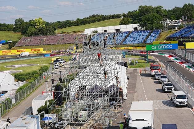 18 07 2024, Hungaroring, Budapest, FORMULA 1 HUNGARIAN GRAND PRIX 2024 , in the picture construction workers are still working on a scaffolding at the race track Defodi 506 20240718 hbr 1483 Defodi-506