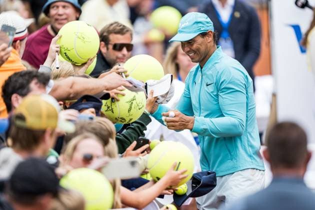 240718 Rafael Nadal of Spain signing autographs during day 4 of the Nordea Open on July 18, 2024 in Bastad Photo Niclas Jönsson BILDBYRAN COP 273 NO0288 tennis atp 250 nordea open bbeng  Copyright: NICLASxJÖNSSON BB240718NO042