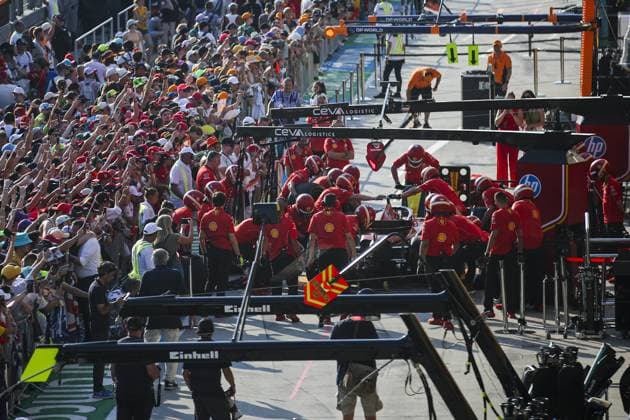 Scuderia Ferrari pit stop practice during the Formula 1 Hungarian Grand Prix 2024, 13th round of the 2024 Formula One World Championship, WM, Weltmeisterschaft from July 19 to 21, 2024 on the Hungaroring, in Mogyorod, Hungary - F1 - HUNGARIAN GRAND PRIX 2024 DPPI Panoramic  240718_R11_UNGHERIA_DP_EA022497