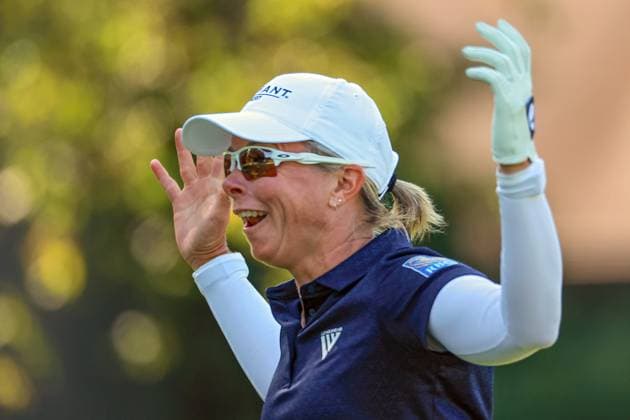 DANA Open SYLVANIA, OHIO - JULY 18: Alena Sharp of Canada celebrates to her hole on one from the 14th tee during first round of the Dana Open golf tournament at Highland Meadows Golf Club in Sylvania, Ohio USA, on Thursday, July 18, 2024. Sylvania Ohio United States  Copyright: xAmyxLemusx originalFilename:lemus-danaopen240718_npk9u.jpg