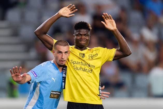 240718 Pedro Henrique Rocha Pelagio of Pafos and Terry Yegbe of Elfsborg during the UEFA Europa League qualification match between Pafos and Elfsborg on July 18, 2024 in Limassol Photo Alex Nicodim BILDBYRAN COP 282 AN0007 fotboll football soccer fotball uefa europa league pafos elfsborg bbeng jubel  Copyright: ALEXxNICODIM BB240718BB702