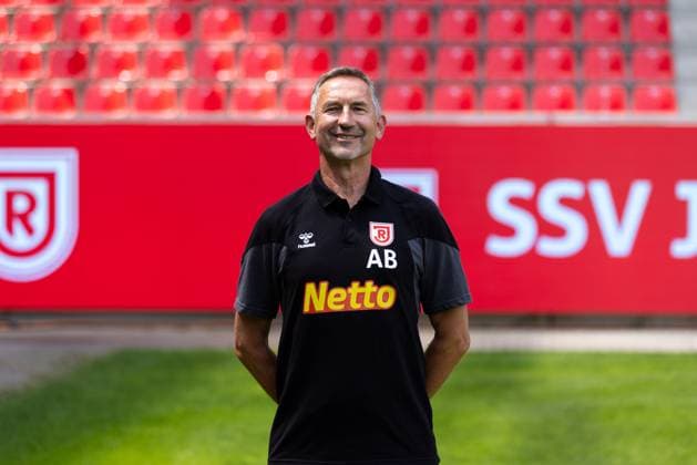18 07 2024, Football, GER, Season 2024 2025, 2 Liga,Press event, SSV Jahn Regensburg Achim Beierlorzer SSV Jahn Regensburg, 2 BL, Porträttermin 2024 2025 DFL REGULATIONS PROHIBIT ANY USE OF PHOTOGRAPHS AS IMAGE SEQUENCES AND OR QUASI VIDEO Regensburg Bayern Germany Jahnstadion Regensburg