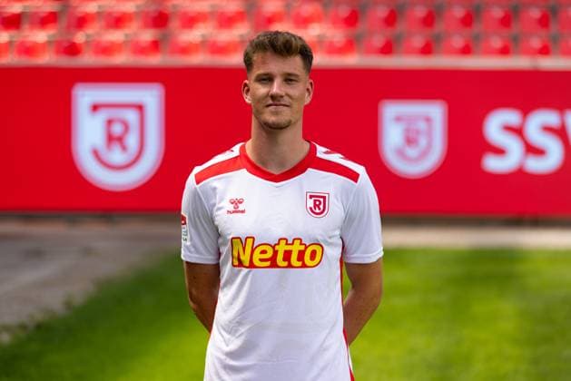 18 07 2024, Football, GER, Season 2024 2025, 2 Liga,Press appointment, SSV Jahn Regensburg Christian Viet SSV Jahn Regensburg, 2 BL, Porträttermin 2024 2025 DFL REGULATIONS PROHIBIT ANY USE OF PHOTOGRAPHS AS IMAGE SEQUENCES AND OR QUASI VIDEO Regensburg Bayern Germany Jahnstadion Regensburg