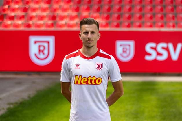 18 07 2024, Football, GER, Season 2024 2025, 2 Liga,Press event, SSV Jahn Regensburg Nico Ochojski SSV Jahn Regensburg, 2 BL, Porträttermin 2024 2025 DFL REGULATIONS PROHIBIT ANY USE OF PHOTOGRAPHS AS IMAGE SEQUENCES AND OR QUASI VIDEO Regensburg Bayern Germany Jahnstadion Regensburg