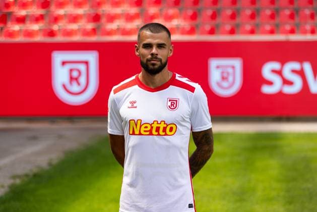 18 07 2024, Football, GER, Season 2024 2025, 2 Liga,Press event, SSV Jahn Regensburg Robin Ziegele SSV Jahn Regensburg, 2 BL, Porträttermin 2024 2025 DFL REGULATIONS PROHIBIT ANY USE OF PHOTOGRAPHS AS IMAGE SEQUENCES AND OR QUASI VIDEO Regensburg Bavaria Germany Jahnstadion Regensburg