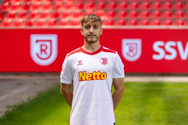 18 07 2024, Football, GER, Season 2024 2025, 2 Liga,Press appointment, SSV Jahn Regensburg Noel Eichinger SSV Jahn Regensburg, 2 BL, Porträttermin 2024 2025 DFL REGULATIONS PROHIBIT ANY USE OF PHOTOGRAPHS AS IMAGE SEQUENCES AND OR QUASI VIDEO Regensburg Bavaria Germany Jahnstadion Regensburg