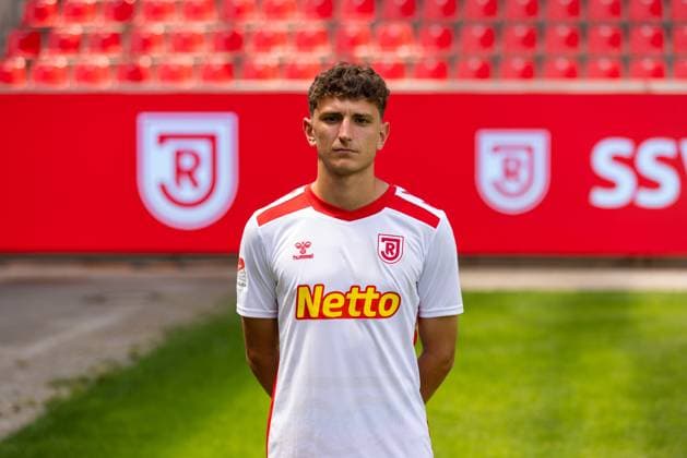 18 07 2024, Football, GER, Season 2024 2025, 2 Liga,Press appointment, SSV Jahn Regensburg Jonas Bauer SSV Jahn Regensburg, 2 BL, Porträttermin 2024 2025 DFL REGULATIONS PROHIBIT ANY USE OF PHOTOGRAPHS AS IMAGE SEQUENCES AND OR QUASI VIDEO Regensburg Bavaria Germany Jahnstadion Regensburg