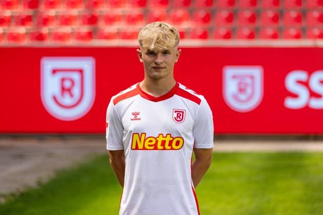 18 07 2024, Football, GER, Season 2024 2025, 2 Liga,Press event, SSV Jahn Regensburg Max Meyer SSV Jahn Regensburg, 2 BL, Porträttermin 2024 2025 DFL REGULATIONS PROHIBIT ANY USE OF PHOTOGRAPHS AS IMAGE SEQUENCES AND OR QUASI VIDEO Regensburg Bayern Germany Jahnstadion Regensburg