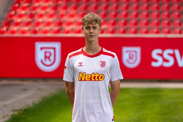 18 07 2024, Football, GER, Season 2024 2025, 2 Liga,Press appointment, SSV Jahn Regensburg Leopold Wurm SSV Jahn Regensburg, 2 BL, Porträttermin 2024 2025 DFL REGULATIONS PROHIBIT ANY USE OF PHOTOGRAPHS AS IMAGE SEQUENCES AND OR QUASI VIDEO Regensburg Bavaria Germany Jahnstadion Regensburg