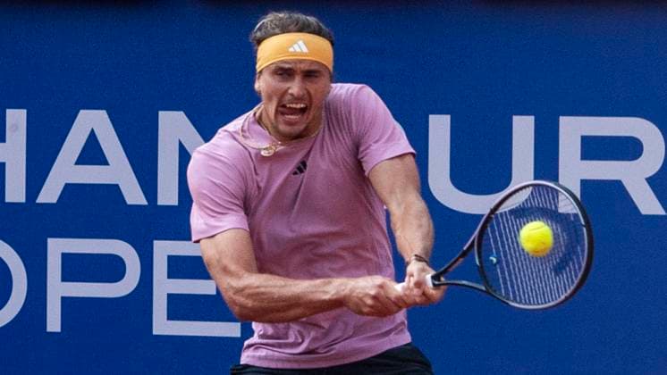 18 07 2024, ATP 500, Tennis, Men, Hamburg Open, Hamburg, Round of 16, Alexander Zverev Germany Hugo Gaston France Alexander Zverev Germany Hamburg Tennis Stadium Am Rothenbaum Hamburg Germany