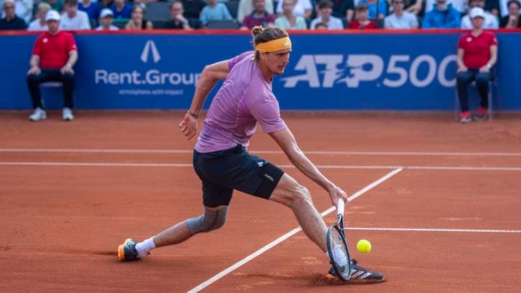 18 07 2024, ATP 500, Tennis, Men, Hamburg Open, Hamburg, Round of 16, Alexander Zverev Germany Hugo Gaston France Alexander Zverev Germany Hamburg Tennis Stadium Am Rothenbaum Hamburg Germany