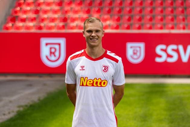 18 07 2024, Football, GER, Season 2024 2025, 2 Liga,Press appointment, SSV Jahn Regensburg Louis Breunig SSV Jahn Regensburg, 2 BL, Porträttermin 2024 2025 DFL REGULATIONS PROHIBIT ANY USE OF PHOTOGRAPHS AS IMAGE SEQUENCES AND OR QUASI VIDEO Regensburg Bavaria Germany Jahnstadion Regensburg