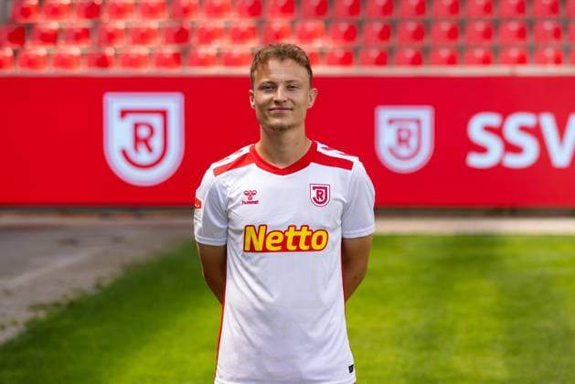 18 07 2024, Football, GER, Season 2024 2025, 2 Liga,Press appointment, SSV Jahn Regensburg Niclas Anspach SSV Jahn Regensburg, 2 BL, Porträttermin 2024 2025 DFL REGULATIONS PROHIBIT ANY USE OF PHOTOGRAPHS AS IMAGE SEQUENCES AND OR QUASI VIDEO Regensburg Bayern Germany Jahnstadion Regensburg