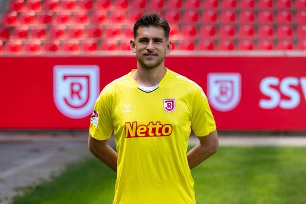 18 07 2024, Football, GER, Season 2024 2025, 2 Liga,Press event, SSV Jahn Regensburg Julian Pollersbeck SSV Jahn Regensburg, 2 BL, Porträttermin 2024 2025 DFL REGULATIONS PROHIBIT ANY USE OF PHOTOGRAPHS AS IMAGE SEQUENCES AND OR QUASI VIDEO Regensburg Bayern Germany Jahnstadion Regensburg