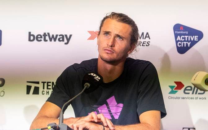 18 07 2024, ATP 500, Tennis, Men, Hamburg Open, Hamburg, Round of 16, Alexander Zverev Germany Hugo Gaston France Alexander Zverev Germany at the press conference after the match Hamburg Tennis Stadium Am Rothenbaum Hamburg Germany