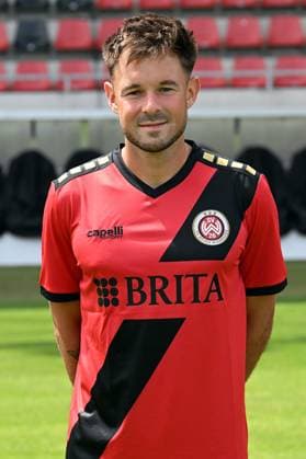 18 07 2024, xjhx, Fußball 3 Liga, SV Wehen Wiesbaden Fototermin Saison 2024 25, Porträttermin 2024 2025 emspor, v l Thijmen Goppel DFL DFB REGULATIONS PROHIBIT ANY USE OF PHOTOGRAPHS as IMAGE SEQUENCES and or QUASI VIDEO Wiesbaden