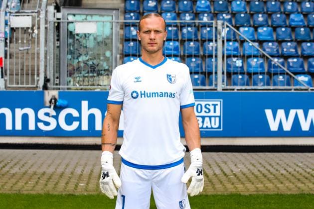 Goalkeeper Dominik Reimann, 1 FC Magdeburg 2 Soccer Bundesliga portrait appointment 2 BL 2024 2025 official photo appointment 1 FC Magdeburg in the Avnet Arena in Magdeburg portrait, portrait, single picture, Germany, football, men, GER, 18 07 2024 Christian Schroedter