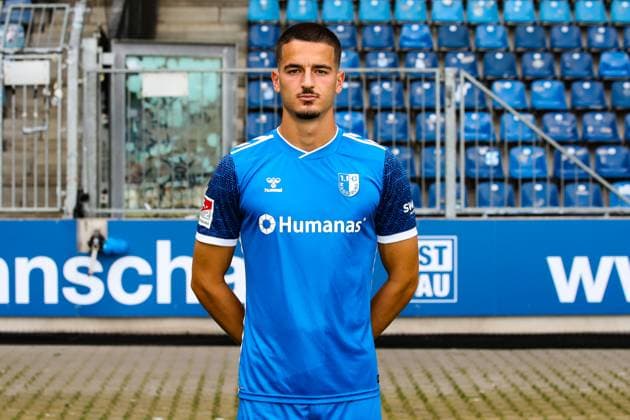 Andi Hoti, 1 FC Magdeburg 2 Soccer Bundesliga portrait appointment 2 BL 2024 2025 official photo appointment 1 FC Magdeburg in the Avnet Arena in Magdeburg portrait, portrait, single picture, Germany, football, men, GER, 18 07 2024 Christian Schroedter