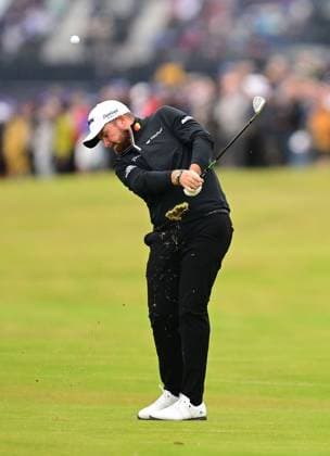 Shane Lowry chips on the 4th hole setting himself up for a knock down birdie The British Open Championship, Day Two, Golf, Royal Troon, Troon, UK - 19 July 2024  Copyright: xGreigxCowie Shutterstockx 14587995a