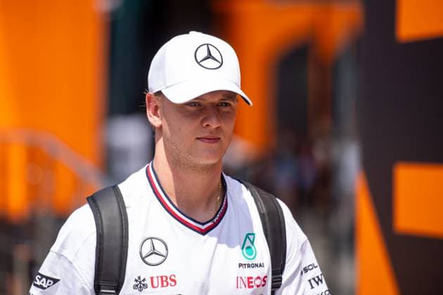 Mick Schumacher Mercedes AMG Petronas Formula One Team, test and reserve driver , HUN, Formula 1 World Championship, Hungarian Grand Prix, Hungaroring, arrival of the drivers, 19 07 2024 HUN, Formula 1 World Championship, Hungarian Grand Prix, Hungaroring, arrival of the drivers, 19 07 2024 Mogyorod Copyright: xEibner-Pressefoto Memmlerx EP_MMR