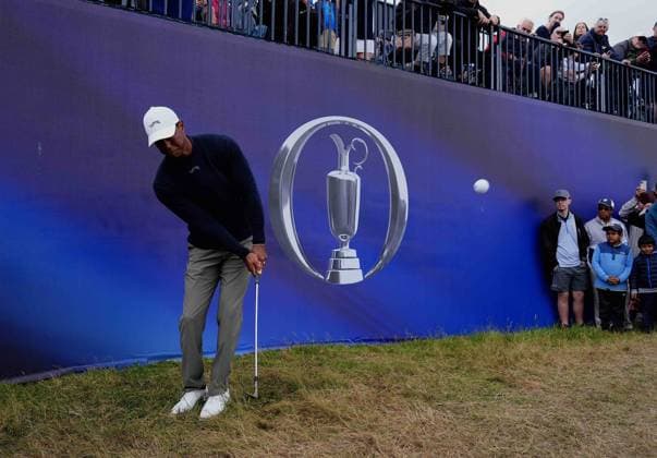 Tiger Woods on to the 16th green. The British Open Championship, Day Two, Golf, Royal Troon, Troon, UK - 19 July 2024  Copyright: xStuartxWallace Shutterstockx 14588002g