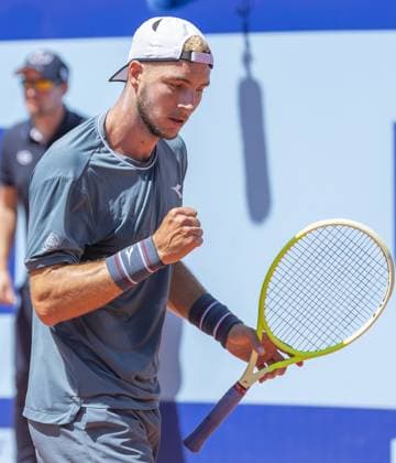 Gstaad Switzerland, 07 19 2024: Jan-Lennard Struff (GER) in action during EFG Swiss Open. during EFG Swiss Open Gstaad, International Tennis match in Gstaad, Switzerland, July 19 2024  Copyright: xPatrickxDancel IPAxSportx xipa-ax xx IPA_48114631 IPA_Agency_IPA48114631