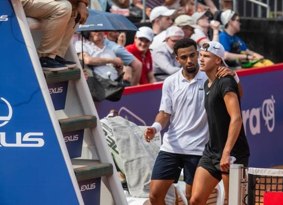 Hamburg Open Tennis am Rothenbaum Hamburg 19 07 2024, Tennisstadion am Rothenbaum , Hamburg in the picture Holger Rune DEN retires against Arthur Fils FRA Â