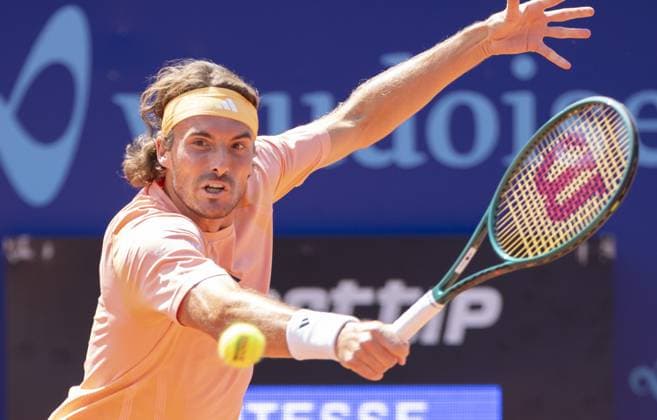 Gstaad: Gstaad Switzerland, 07 19 2024: Stefanos Tsitsipas (GRE) in action during EFG Swiss Open. during EFG Swiss Open Gstaad, International Tennis match in Gstaad, Switzerland, July 19 2024 International Tennis match - EFG Swiss Open Gstaad  - ZUMAp169 20240719_zsa_p169_337 Copyright: xPatrickxDancel IPAxSportx