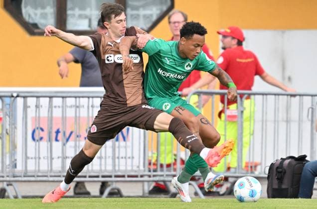 19 07 2024 Soccer season 2024 2025 Test match friendly match preparation match SpVgg Greuther Fürth Kleeblatt FC Sankt Pauli xwoxzix Scott Banks 18, FC St Pauli Roberto Massimo 11, SpVgg Greuther Fürth