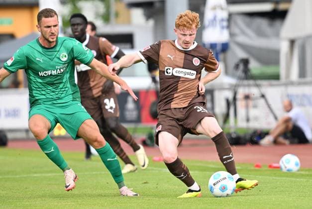 19 07 2024 Soccer season 2024 2025 Test match friendly match preparation match SpVgg Greuther Fürth Kleeblatt FC Sankt Pauli xwoxzix Dennis Srbeny 7, SpVgg Greuther Fürth Robert Wagner 39, FC St Pauli