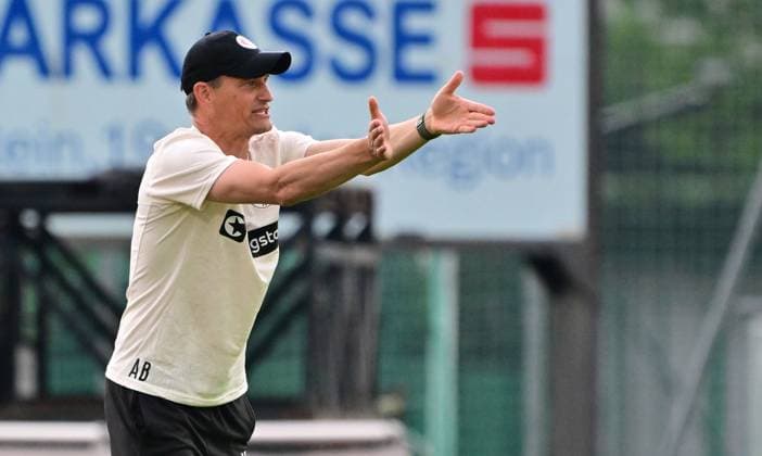 19 07 2024 Soccer Season 2024 2025 Test match Friendly match Preparation match SpVgg Greuther Fürth Kleeblatt FC Sankt Pauli MeZi xmexzix Alexander Blessin Coach FC St Pauli